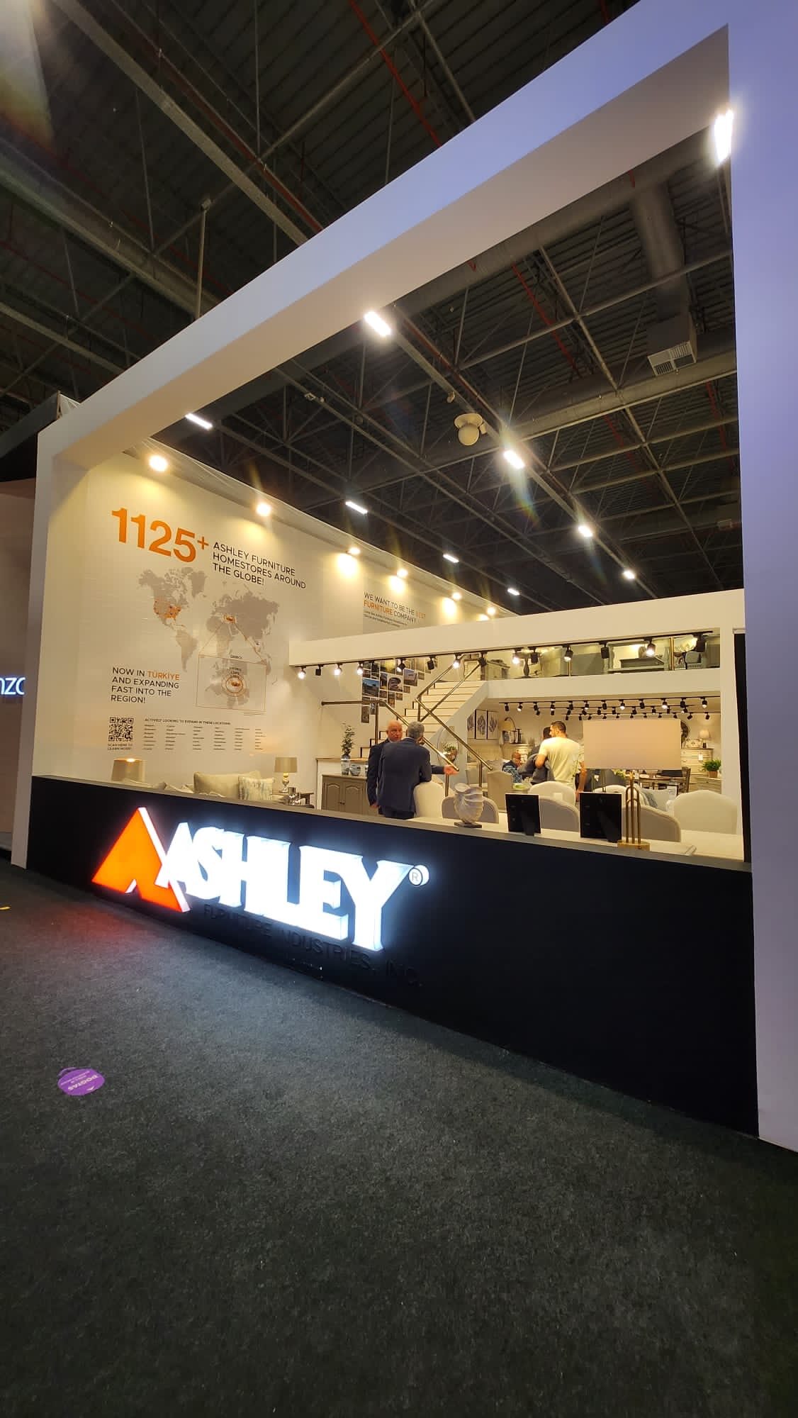 Dikey Design exhibition stand project view 9