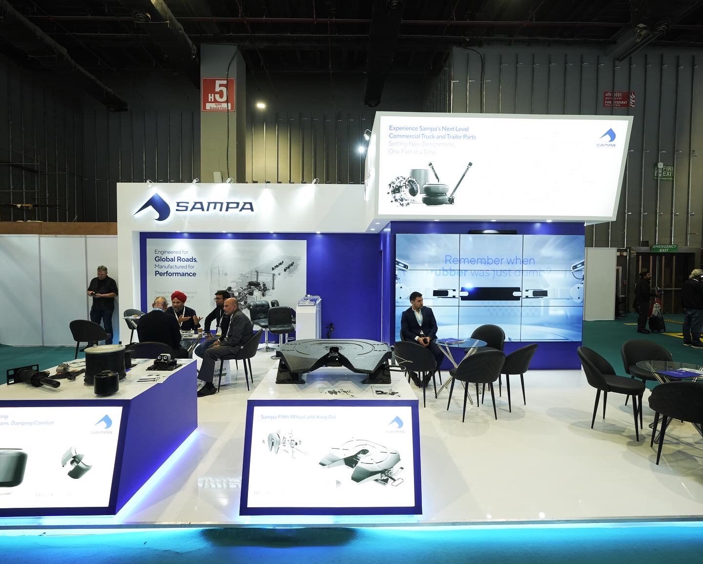 Dikey Design exhibition stand project view 40