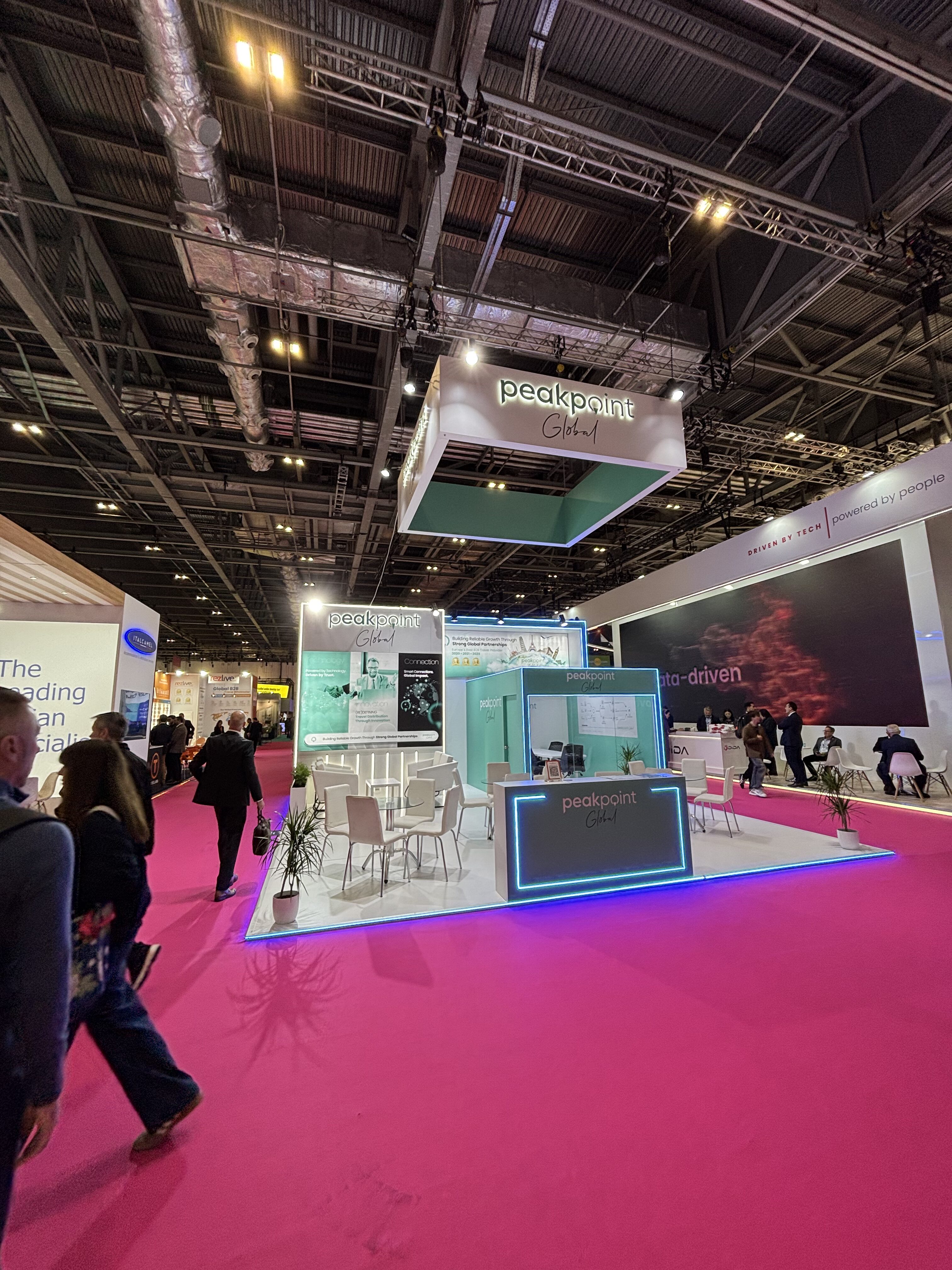 Dikey Design exhibition stand project view 154