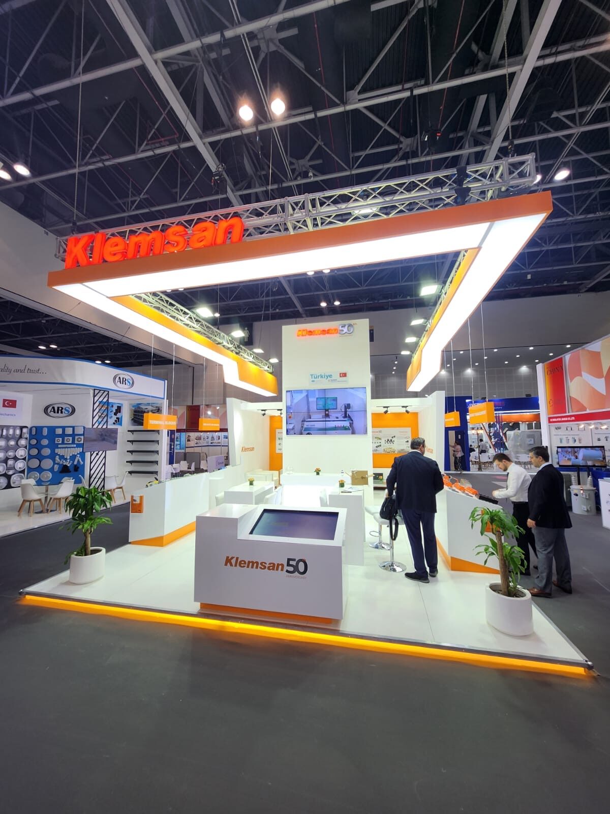 Dikey Design exhibition stand project view 104